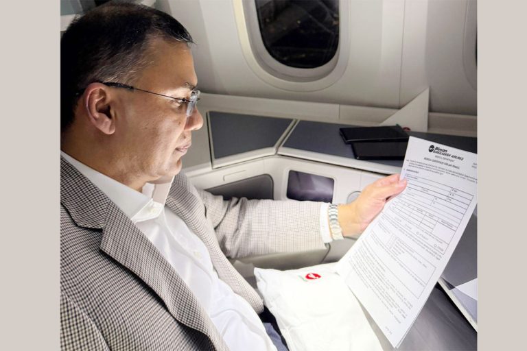 তারেক রহমানের প্রত্যাবর্তন: নতুন রাজনৈতিক সমীকরণ ও গণতন্ত্রের পরীক্ষা